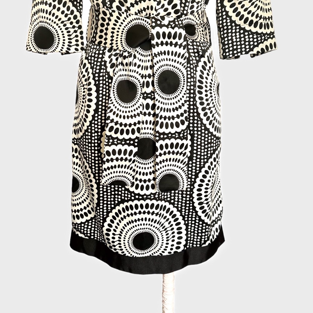 Zara Basic Monochrome Geometric Print Belted Shea… - image 6